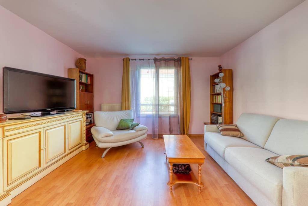Amilly Park 6 Personnes 2 Chambres Pk Prive En Sous Sol 세리스 외부 사진